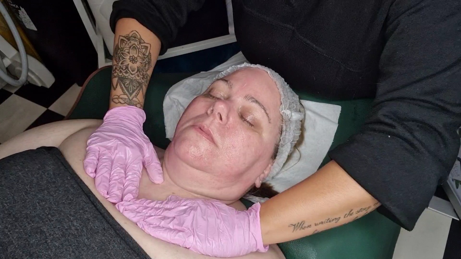 FOUNDATION FACIALS